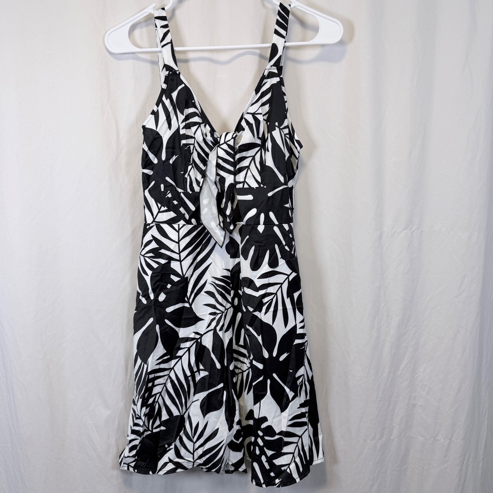 CUPSHE Romper Tropical Palm Leaf Black White Tie Front V Neck Medium